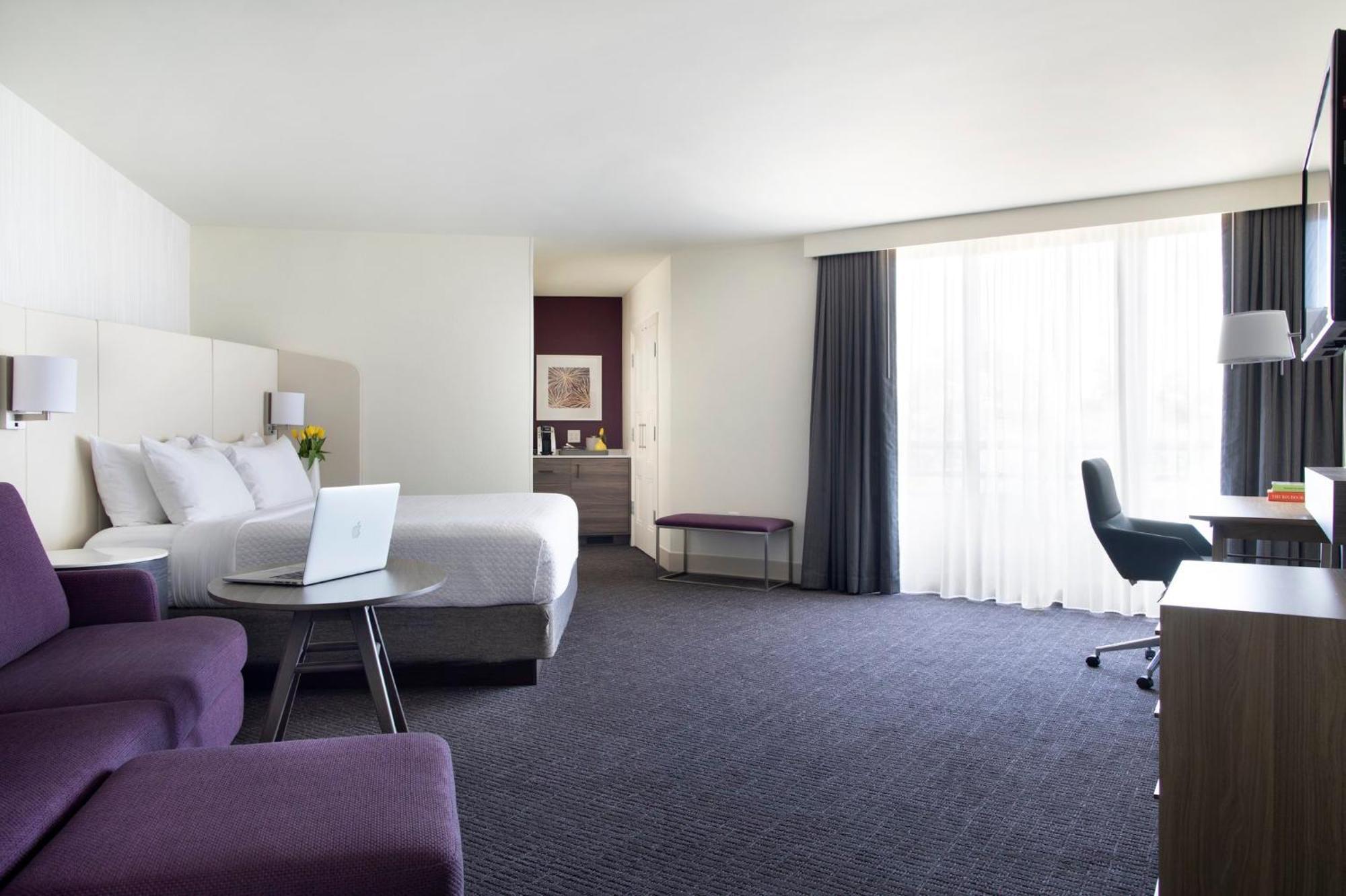 คราวน์ พลาซา ราวีเนีย Hotel ดันวูดดี ภายนอก รูปภาพ